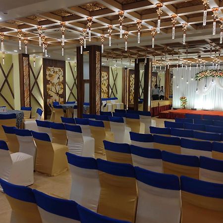 Prime Land Hotel Varanasi Luaran gambar