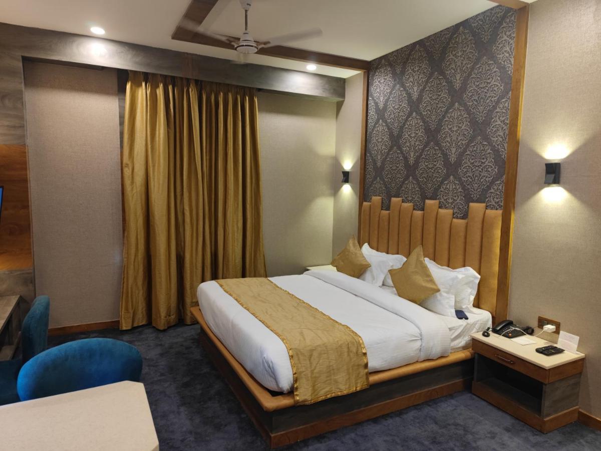 Prime Land Hotel Varanasi Luaran gambar