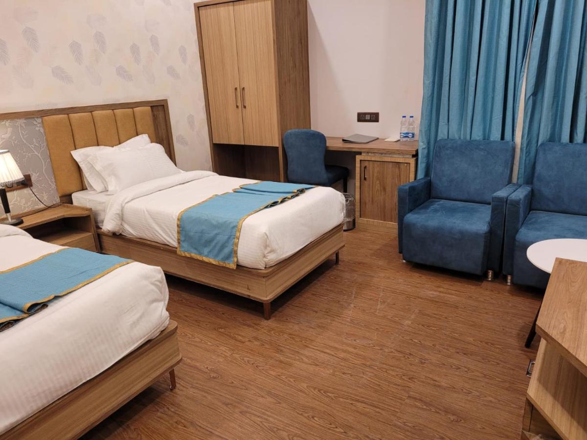 Prime Land Hotel Varanasi Luaran gambar