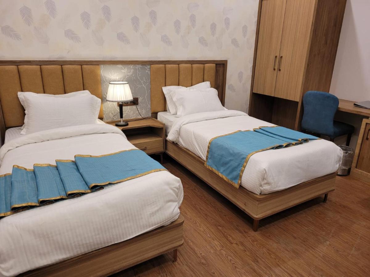 Prime Land Hotel Varanasi Luaran gambar