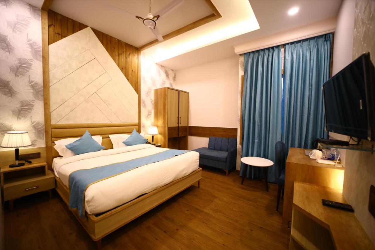 Prime Land Hotel Varanasi Luaran gambar