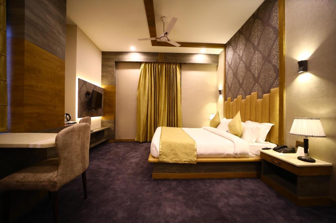Prime Land Hotel Varanasi Luaran gambar