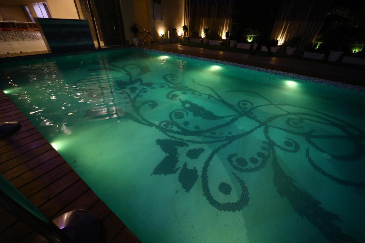 Prime Land Hotel Varanasi Luaran gambar