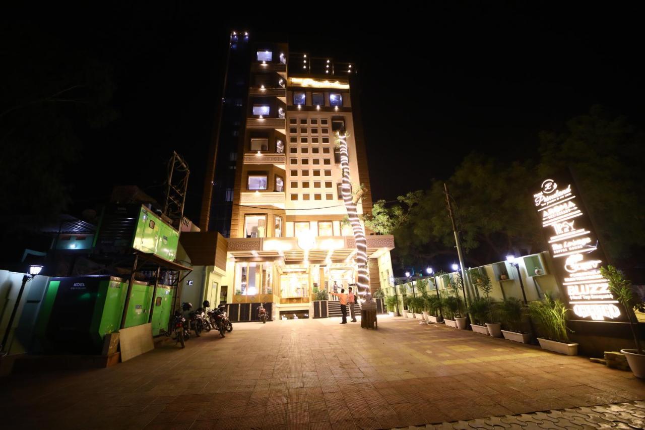 Prime Land Hotel Varanasi Luaran gambar