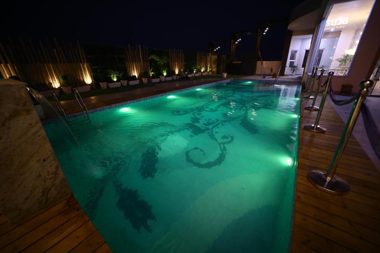 Prime Land Hotel Varanasi Luaran gambar