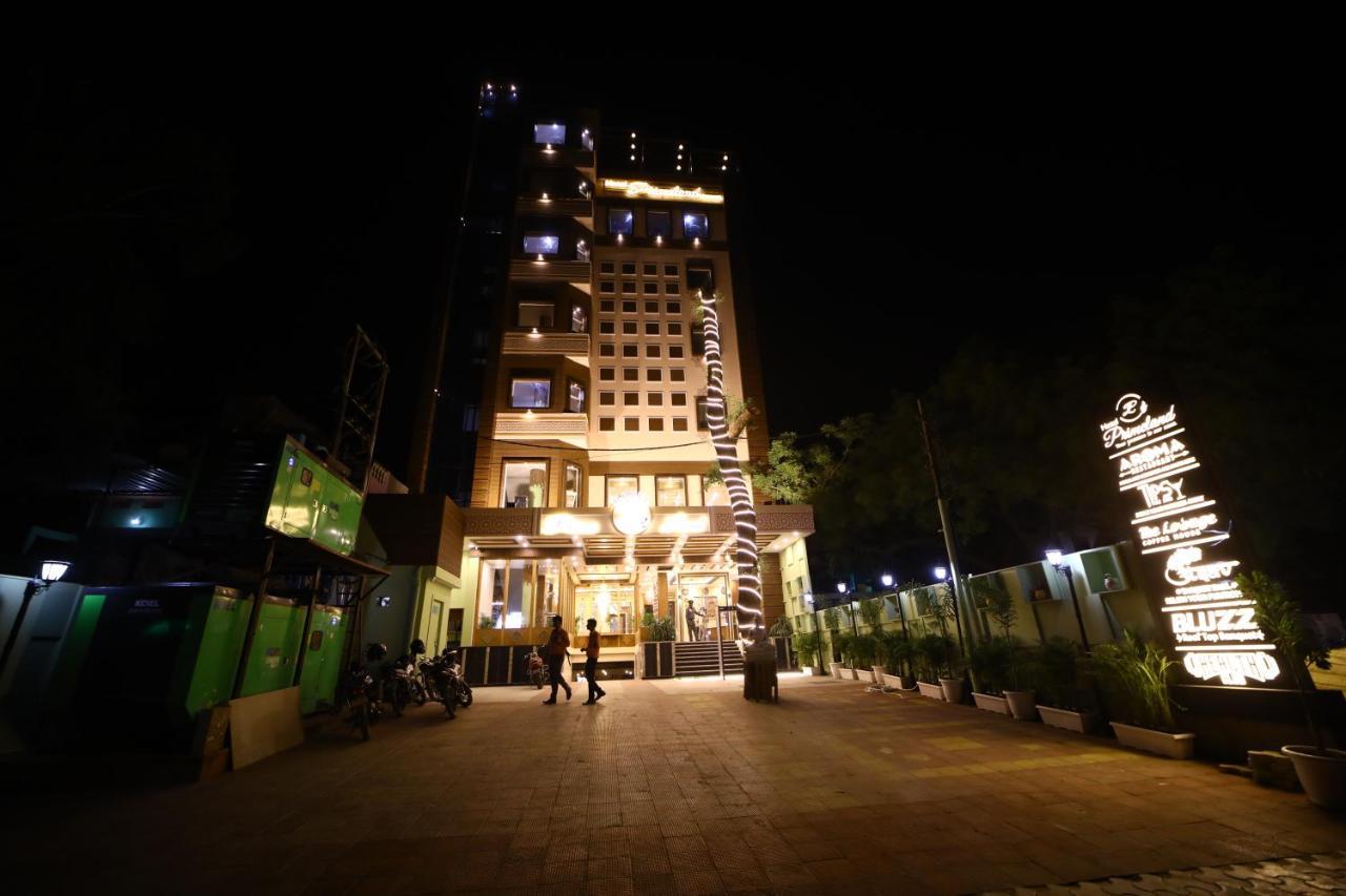 Prime Land Hotel Varanasi Luaran gambar