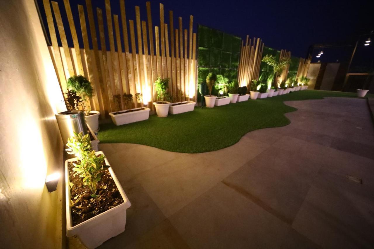 Prime Land Hotel Varanasi Luaran gambar