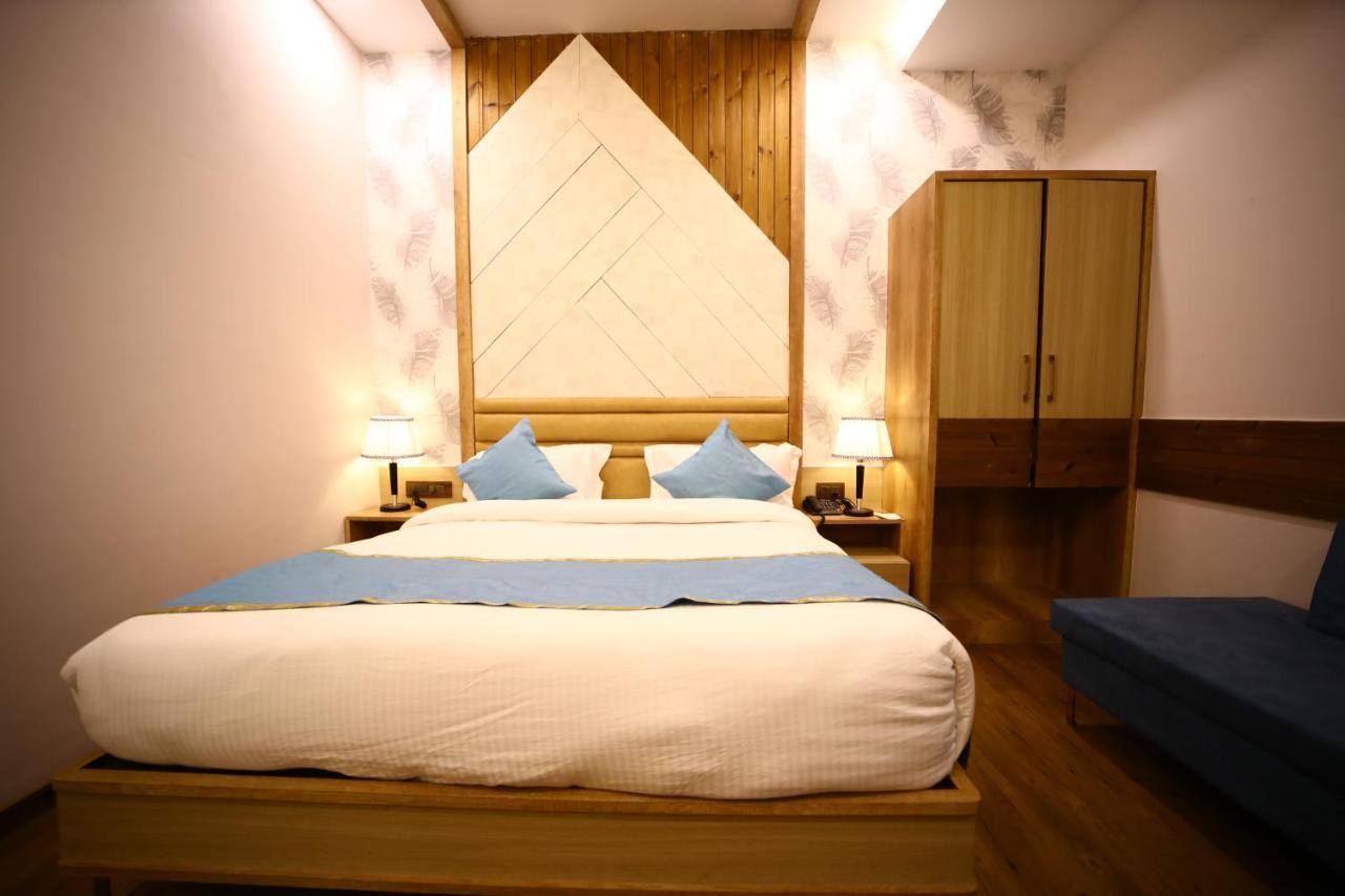 Prime Land Hotel Varanasi Luaran gambar