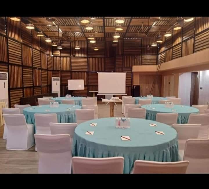 Prime Land Hotel Varanasi Luaran gambar