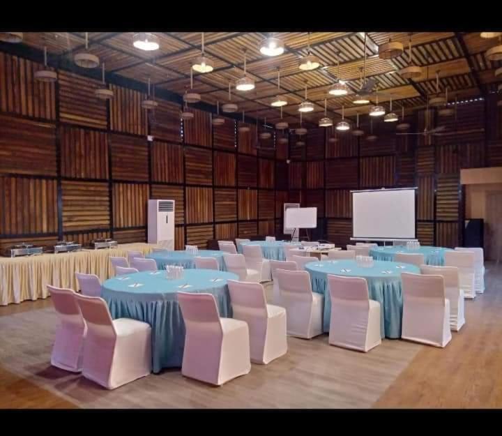 Prime Land Hotel Varanasi Luaran gambar