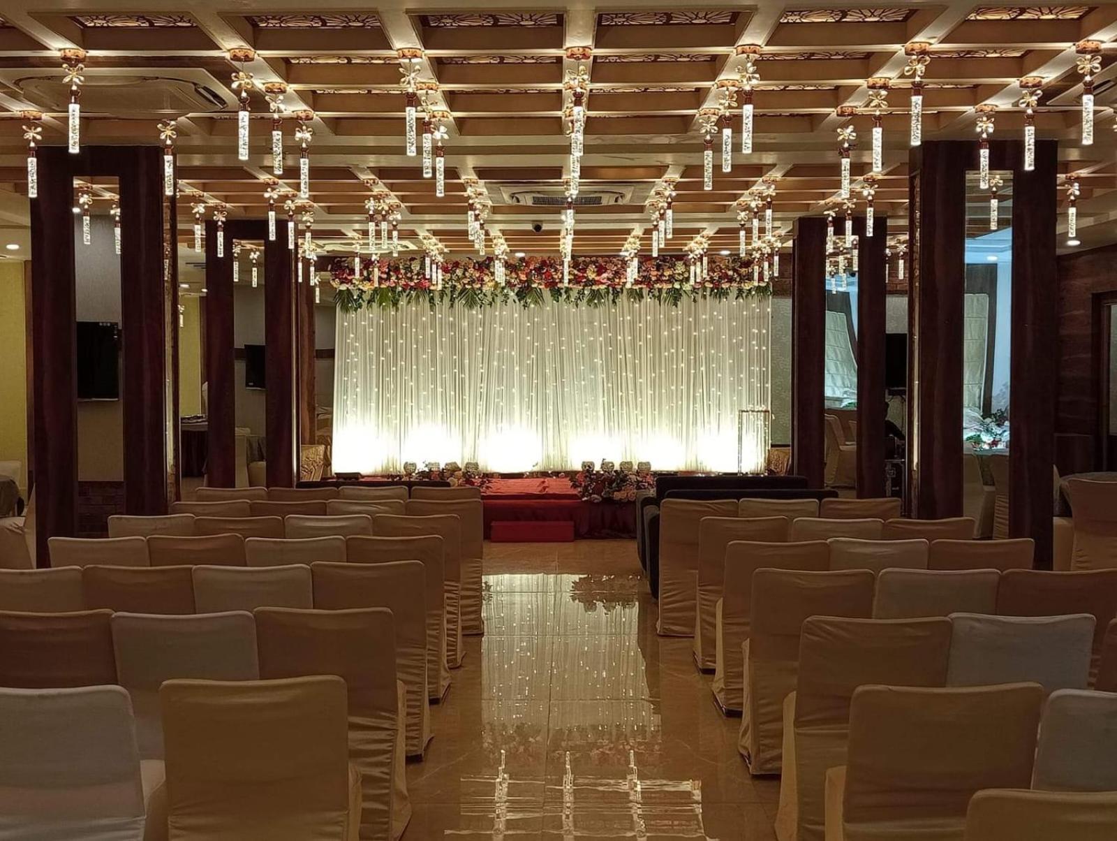 Prime Land Hotel Varanasi Luaran gambar